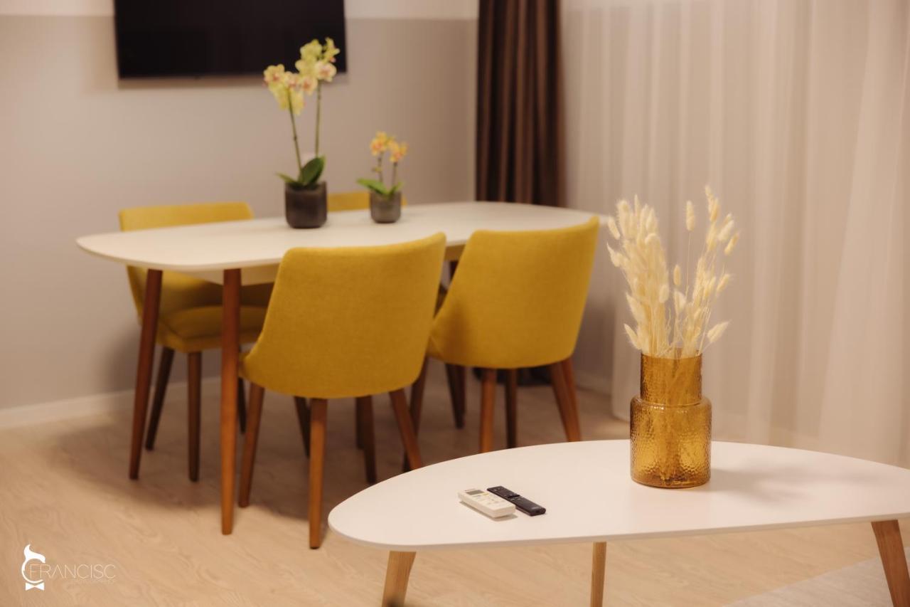 קלוז'-נאפוקה Zen Garden Apartments מראה חיצוני תמונה