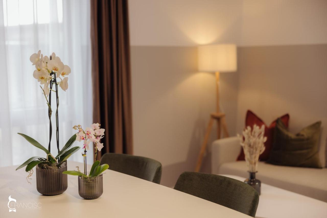 קלוז'-נאפוקה Zen Garden Apartments מראה חיצוני תמונה